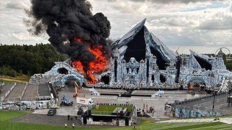Incendie à Tomorrowland 2025 : la scène principale détruite, le festival maintenu