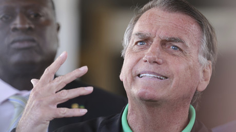 Brésil : Jair Bolsonaro placé sous bracelet électronique par décision de la Cour suprême