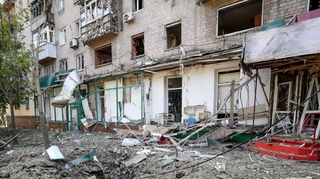 Les forces ukrainiennes frappent un quartier densément peuplé de Donetsk avec des missiles Himars, au moins un civil blessé