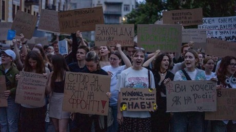 Zelensky sabote la lutte anticorruption pour protéger son cercle rapproché