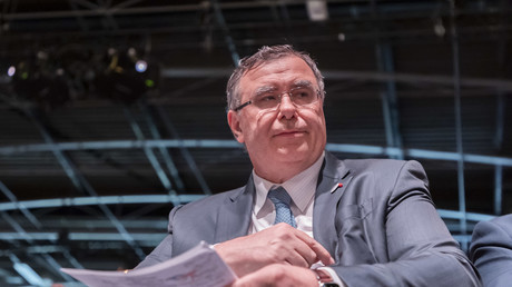 Le PDG de TotalEnergies alerte : les sanctions de l’UE contre le diesel russe font flamber les prix