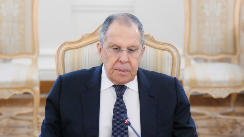Lavrov : Moscou attend la réponse de Kiev sur la création de groupes de travail sur les questions politiques et militaires