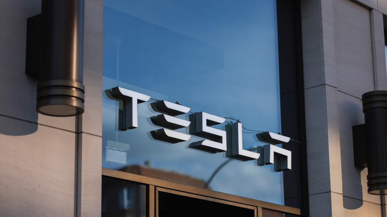 Tesla condamné à 242 millions de dollars pour un accident mortel lié à l’Autopilot
