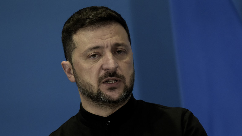 Services ukrainiens : Zelensky annonce avoir «approuvé certaines opérations»