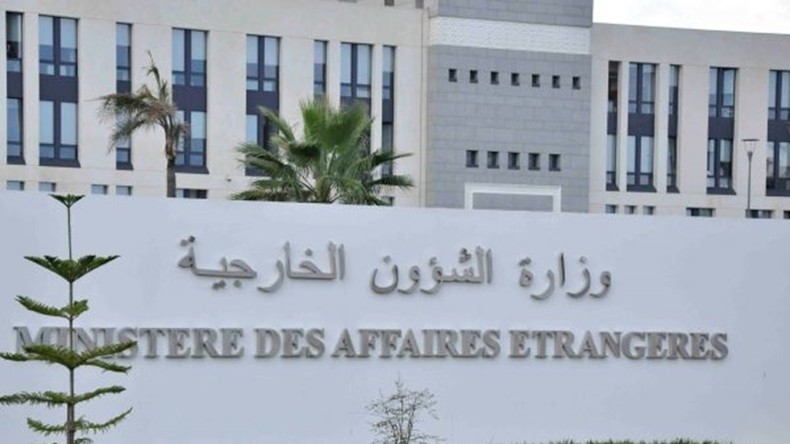 Alger brandit le principe de réciprocité face à la suspension des exemptions de visa par la France