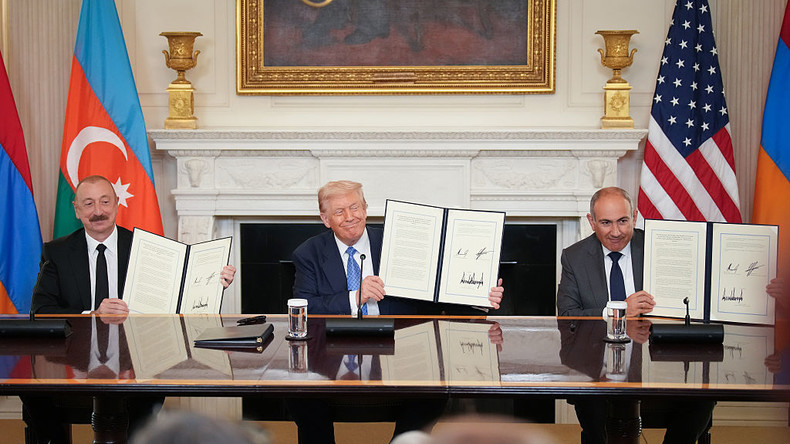 Accord de paix entre l'Arménie et l'Azerbaïdjan signé sous l'égide de Trump à la Maison Blanche