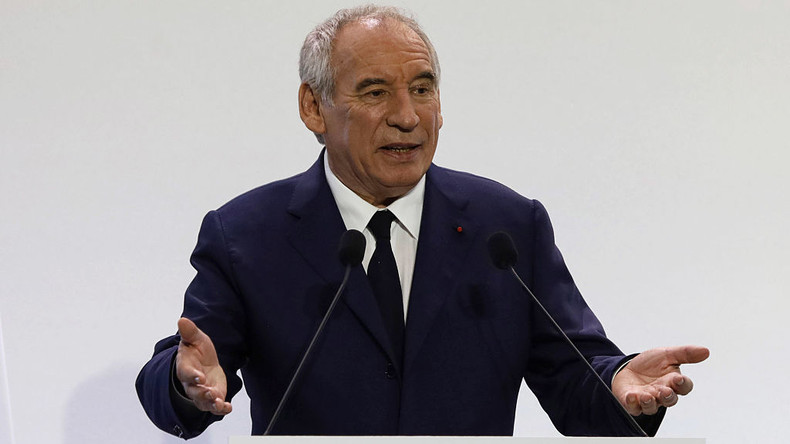 Bayrou vise un rendement de 4,2 milliards d’euros dès 2026 en supprimant deux jours fériés