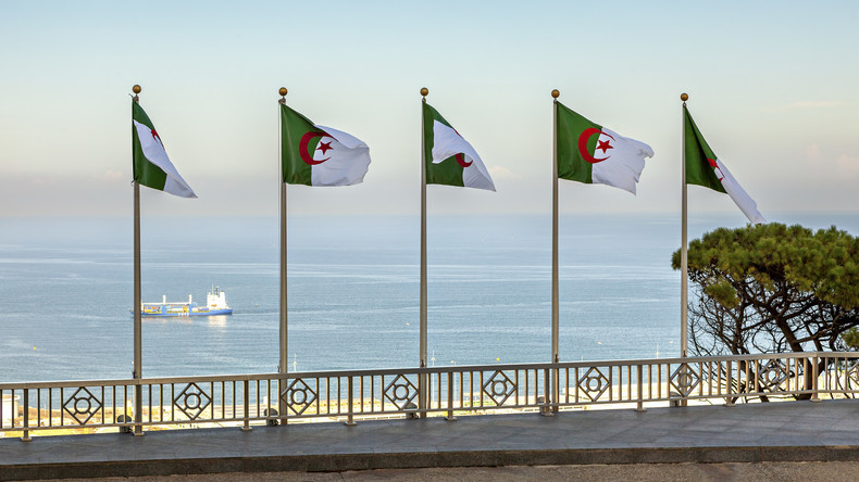 Tensions franco-algériennes : Alger dénonce «le chantage aux visas» de Paris