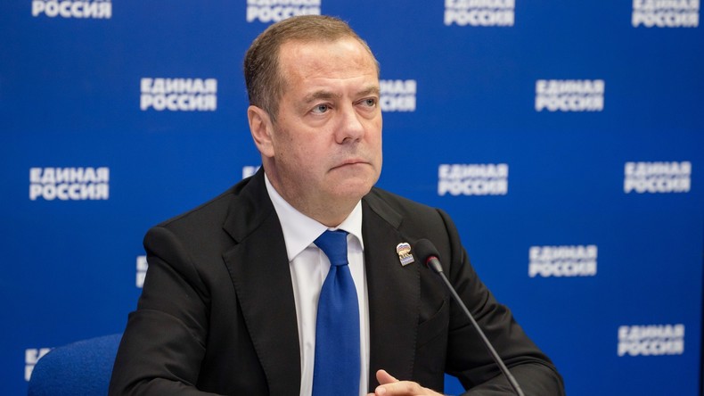 «Trump est vivant, la Russie avance» : Medvedev annonce deux mauvaises nouvelles pour Merz et Macron