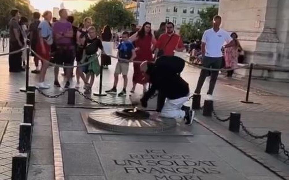 Vtm Inconnu «Insulte à la mémoire» des soldats : un homme interpellé pour avoir ...