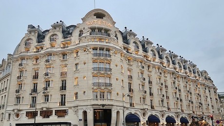 10 000 hôteliers européens attaquent Booking pour pratiques tarifaires abusives