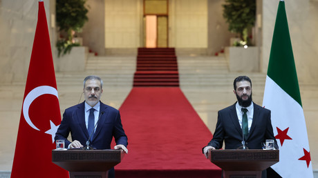 La Turquie annonce son intention de renforcer ses liens avec la Syrie