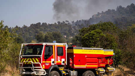 Le feu dans l’usine de chlore Seveso à Lédenon fixé : confinement levé
