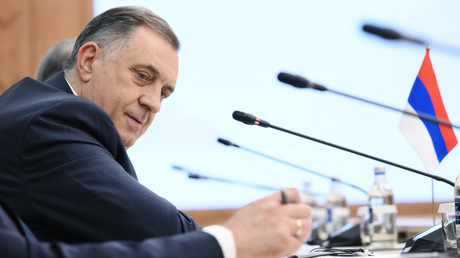 Bosnie-Herzégovine : la peine d’emprisonnement de Dodik commuée en amende