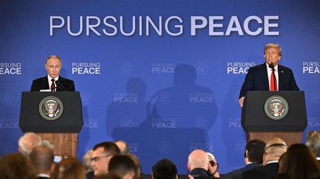 Vladimir Poutine lors de sa conférence de presse avec Trump : la Russie est prête à œuvrer pour la sécurité de l’Ukraine