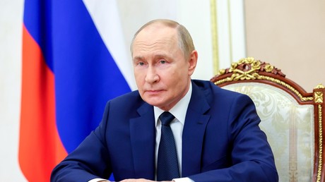 Poutine continue d’informer ses partenaires des résultats du sommet avec Trump en Alaska