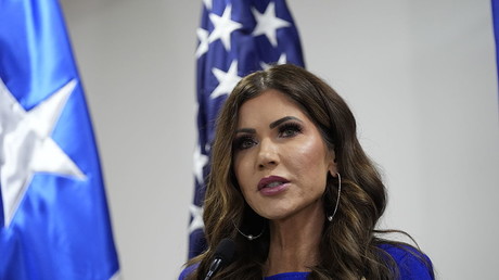 La ministre américaine de la Sécurité intérieure relogée sur une base militaire après des menaces