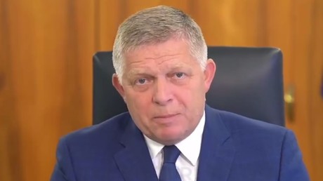 Le Premier ministre slovaque s’oppose à l’achat d’armes américaines pour les envoyer «gratuitement en Ukraine»