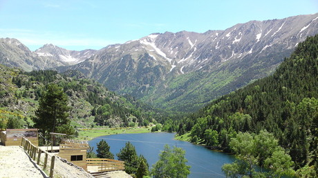 Pyrénées-Orientales : un gérant de parc en garde à vue après avoir refusé l'accès à 150 jeunes Israéliens