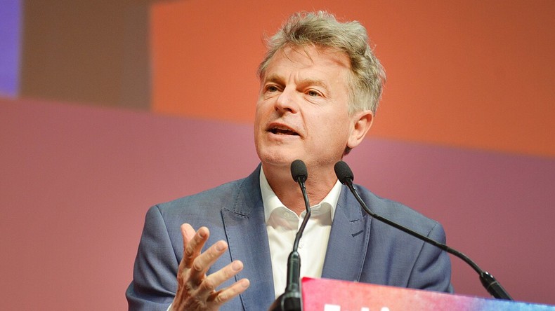 «Un budget honteux» : Fabien Roussel et le PCF rejettent la confiance à François Bayrou