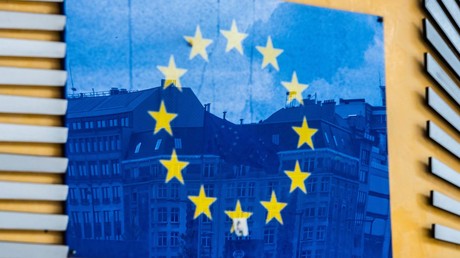 Migration : l’UE débloque 58 milliards pour l’Afrique, la Grèce instaure la prison pour les demandeurs d’asile déboutés