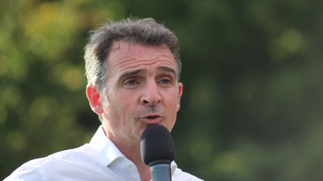 Les Écologistes changent leur porte-parole poursuivi pour «concussion» et «recel de délit»