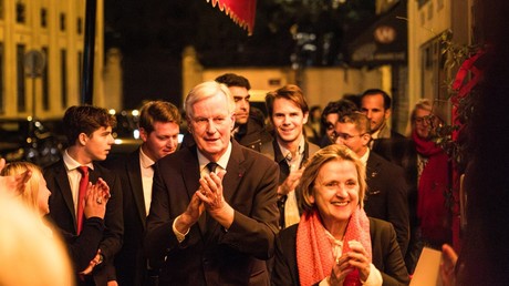 Michel Barnier triomphe dans la partielle parisienne et retrouve l'Assemblée