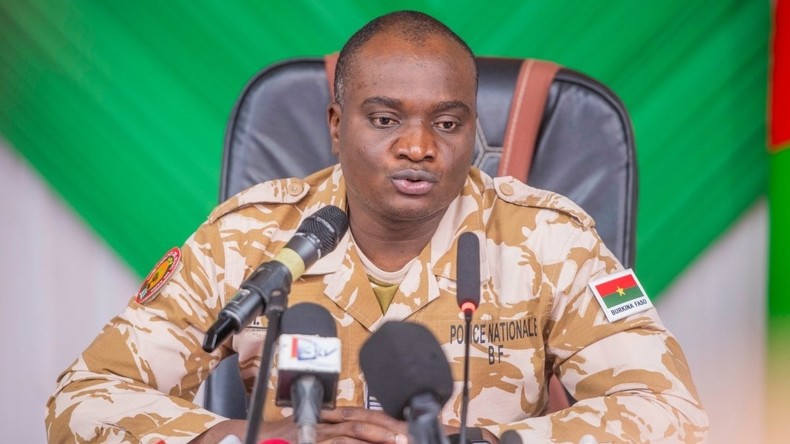 Burkina Faso : le gouvernement démantèle un réseau d’espionnage mené par une ONG humanitaire