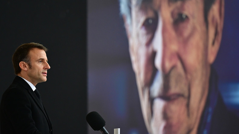 Macron s’engage à poursuivre l’héritage de Badinter pour abolir la peine de mort dans le monde