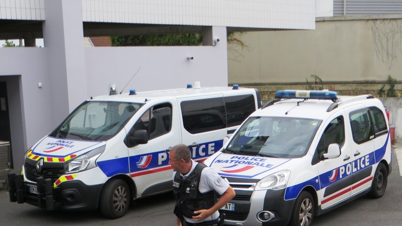 Police française en crise : un rapport parlementaire critique la réforme de 2024