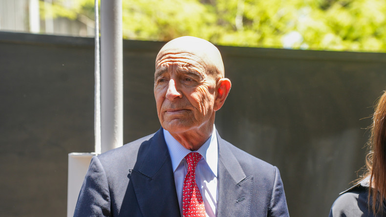 Désarmement du Hezbollah ou chaos : l’ultimatum de Tom Barrack au Liban