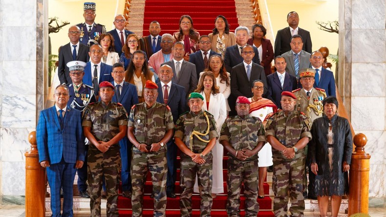 Madagascar : l’armée forme un gouvernement majoritairement civil
