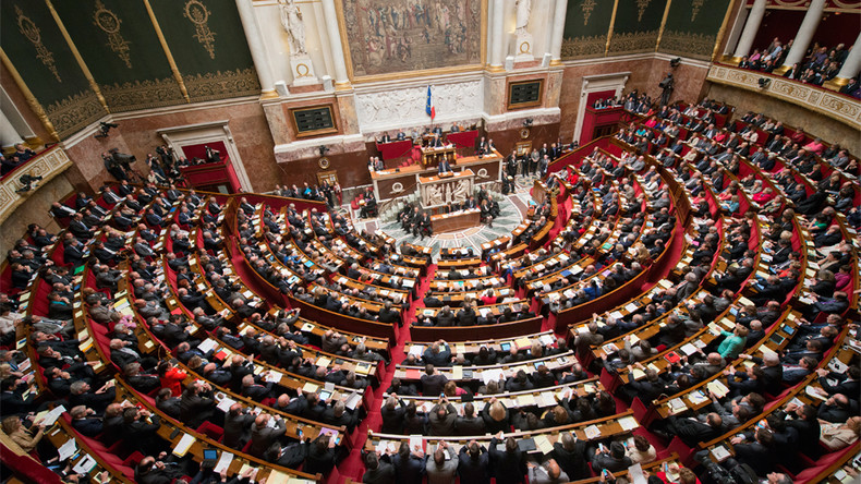 France : l’Assemblée nationale vote à une voix près la remise en cause de l’accord franco-algérien de 1968