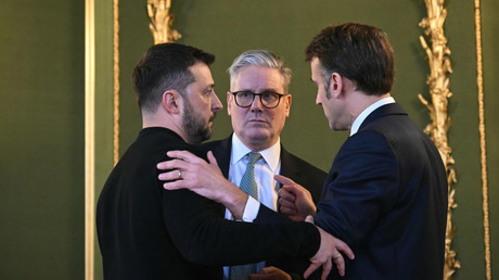L’Europe en mode câlin : la diplomatie des embrassades