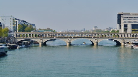 FMI : la crise politique française menace la croissance à 0,7% en 2025