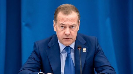Des «fournitures incessantes» d’armes à Kiev se poursuivront malgré le refus de Trump de livrer des Tomahawk, avertit Medvedev