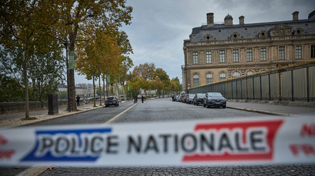 Louvre : deux des braqueurs interpellés, dont un qui comptait prendre l'avion pour l'Algérie
