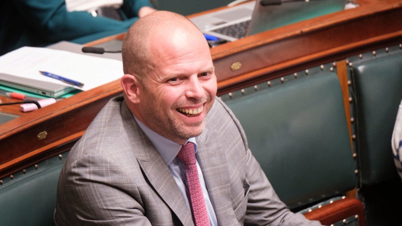 De «raser Moscou» à la doctrine de l’OTAN : la volte-face du ministre belge de la Défense