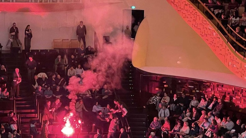 France : le concert du chef d’orchestre israélien Lahav Shani perturbé à la Philharmonie de Paris