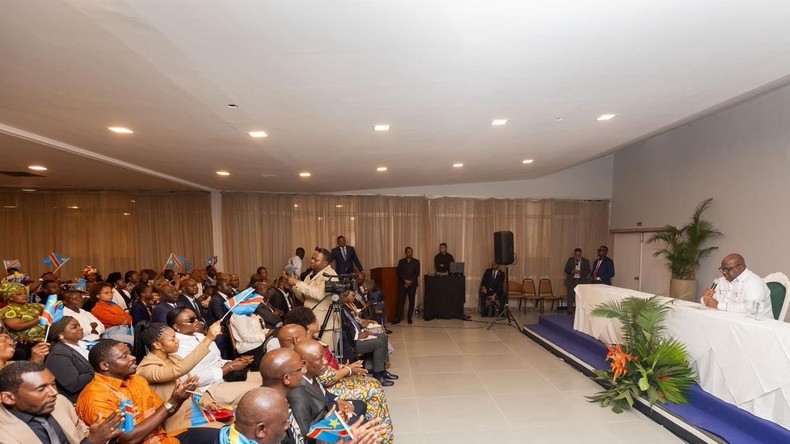 RDC : Félix Tshisekedi accuse des «intérêts étrangers» d’attiser le conflit et annonce un accord de paix «presque finalisé»