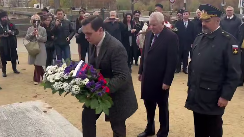 Commémoration de l’Armistice : Hommage rendu à Paris au Corps expéditionnaire russe