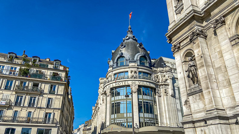 Après le scandale Shein, le départ de plusieurs enseignes met en péril les grands magasins parisiens