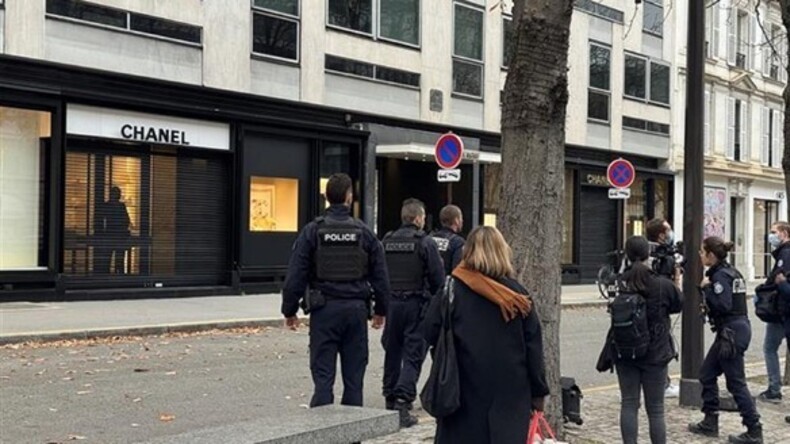 Braquage raté chez Chanel à Paris : quatre individus en fuite après avoir blessé un agent de sécurité