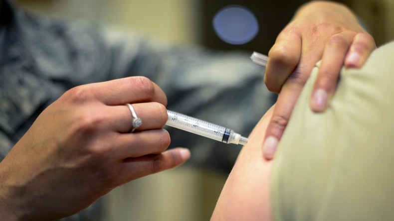 Grippe : les sénateurs rétablissent l'obligation vaccinale pour les soignants libéraux
