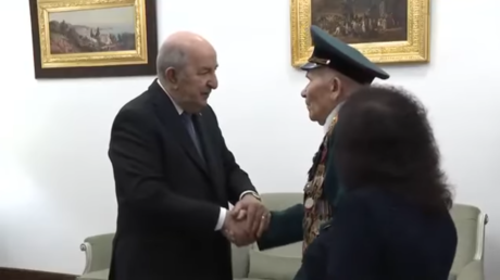 L'Algérie honore un colonel russe pour son rôle dans le déminage post-indépendance