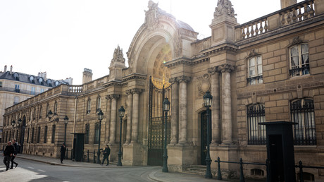 Budget de l’Élysée en 2026 : hausse de 31,5 % pour les déplacements nationaux de Macron, baisse pour l’international