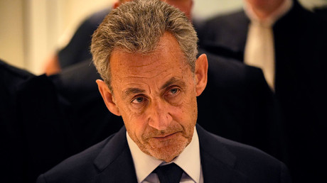 Régime alimentaire : quand Nicolas Sarkozy choisit de se nourrir exclusivement de yoghourt derrière les barreaux