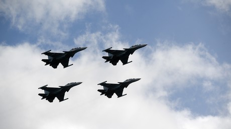 The Observer : Londres enquête sur des achats de matériel aéronautique russe en dépit des sanctions