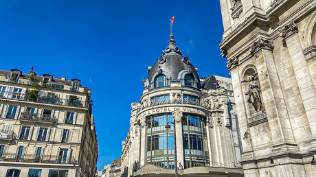 Après le scandale Shein, le départ de plusieurs enseignes met en péril les grands magasins parisiens