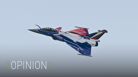 Macron vend des Rafale en papier à Zelensky